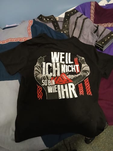Customer photo review of Mystery Box – Überraschungs-T-Shirt🎁👕