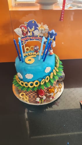 Customer photo review of Sonic the Hedgehog Inspired - Icing Cake Wrap