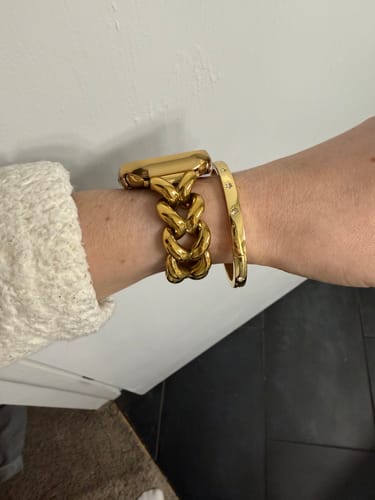 Customer photo review of Herringbone Stainless Steel Band for the Apple Watch