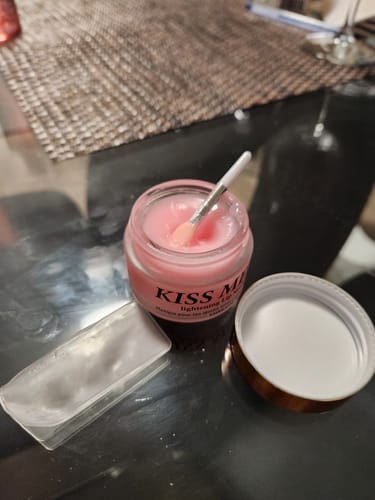 Customer photo review of Kiss Me PINK Lip Lightening Mask
