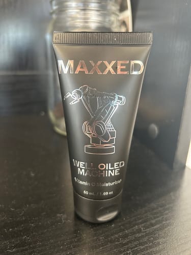Customer photo review of Hydrating Vitamin C Moisturizer "Well Oiled Machine"