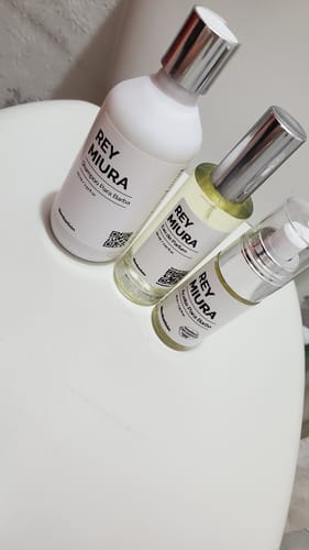Customer photo review of Aceite y Shampoo Para Barba + Eau De Parfum · Paquete De 3 Piezas