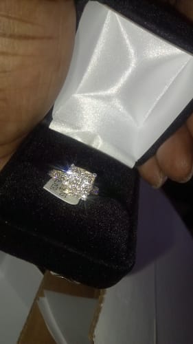 Customer photo review of 10K WHITE GOLD 1.50 CARAT WOMEN REAL DIAMOND ENGAGEMENT RING WEDDING BRIDAL RING