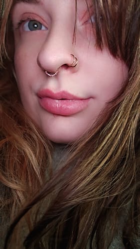 Customer photo review of 20g Titanium Micro Gem Hinged Nose Hoop