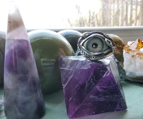Customer photo review of Hand Painted gray lavender Ojo De Medusa Eye Ring