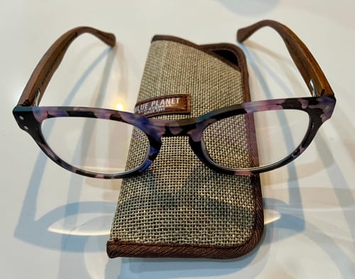 Customer photo review of ASTRID BLUE LIGHT READERS