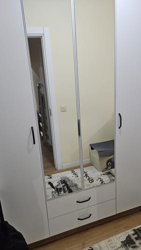 Customer photo review of Rani BA131 Geniş Gardırop Elbise Dolabı Aynalı Kapaklı 2 Çekmeceli 13 Raflı 1 Askılı Sepet Ceviz - Beyaz