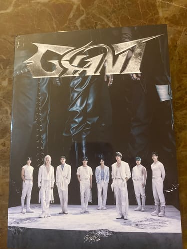 Customer photo review of Stray Kids 2nd Japan Album - GIANT
