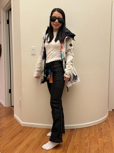 Customer photo review of Women's Tight Snowboarding Pants Slim Fit Trousers
