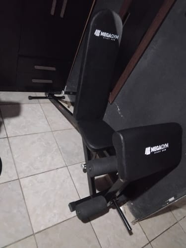 Customer photo review of Banco 10x1 P/ Supino Com Rosca Scott Cadeira Extensora Preto