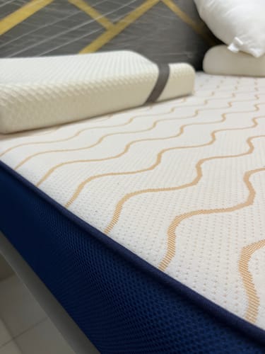 Customer photo review of The Flo Mattress Ergo