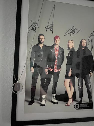 Customer photo review of HALESTORM - GUITAR STRING NECKLACE