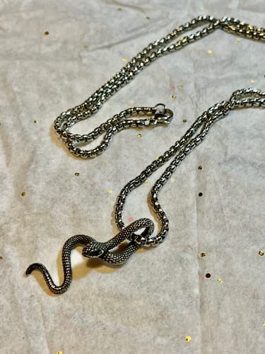 Customer photo review of VENOMOUS GRACE.