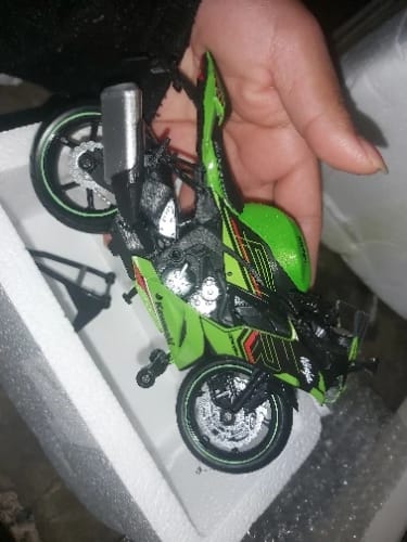 Customer photo review of 1/12 Kawasaki Ninja ZX-6R Motorcycle Toy 1:12 RMZ City Diecast Model Super Sport Miniature Collection Gift For Boy Children Kid