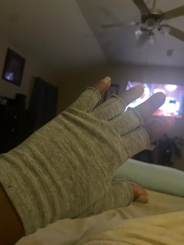 Customer photo review of Premium Onecompress™ Gloves