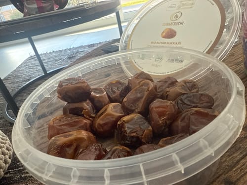 Customer photo review of 10x Bio Rutab Sukkari Datteln von Sunnafrucht® | 10x500g = 5kg | Premium Qualität | Extra Frisch & Saftig | Angebaut in Al Qassim, Saudi-Arabien | Perfekt für Snacks & Desserts | Super Fresh