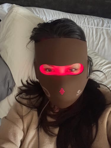 Customer photo review of JOVS 4D Laser Light Therapy Mask