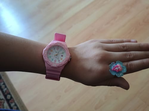Customer photo review of Reloj Casio Análogo LRW-200H-4B2VDF Rosado Mini Buceo