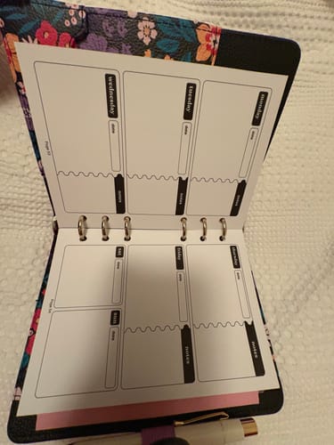 Customer photo review of 2025 Monthly Overview - A6 Organiser Insert