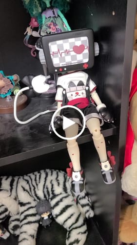 Customer video review of UF Doll X Autna CCTV Series 1/6 Action Figure BJD Blind Box