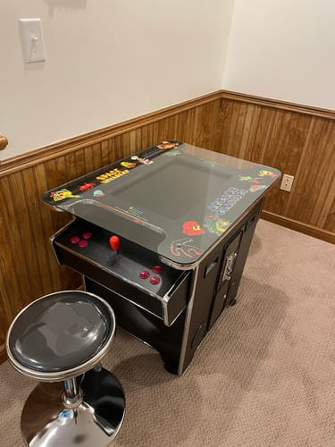 Customer photo review of Abvideoarcades 412 ARCADE COMMERCIAL COCKTAIL TABLE w/Stools !