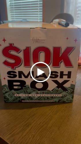 Customer video review of Luxe Red | $10k Smashbox