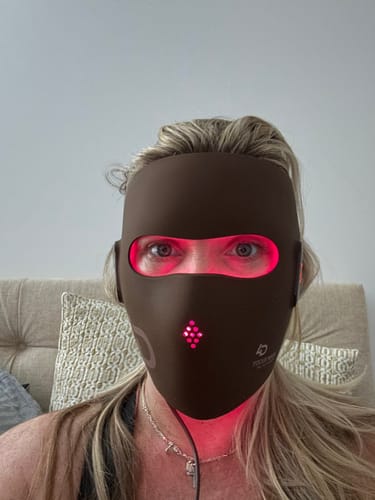 Customer photo review of JOVS 4D Laser Light Therapy Mask