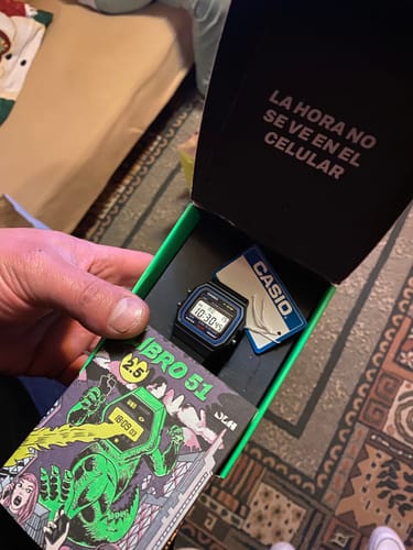 Reseña con foto de un cliente sobre Reloj Casio Vintage F-91W-1DG Clásico Líneas Azules