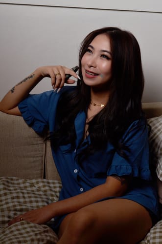 Customer photo review of 16" Hollywood Waves