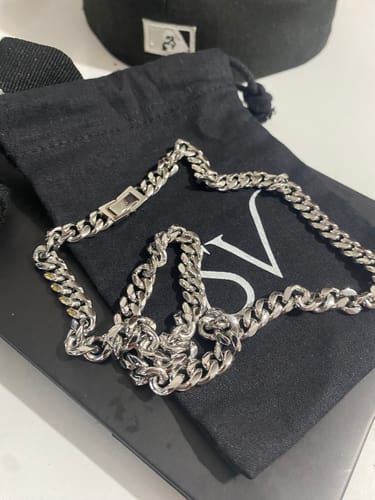 Reseña con foto de un cliente sobre Cadena Cuban Link 8mm