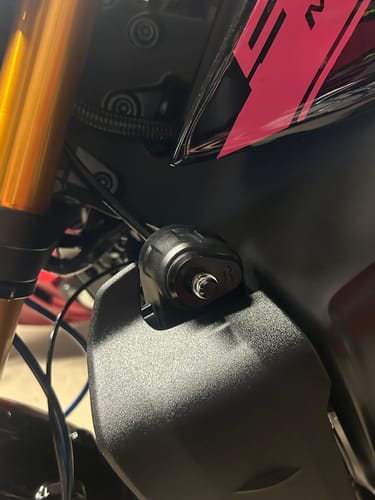 Customer photo review of Yamaha MT-09 (FZ-09) Front Machined Turn Signal Plate Adapter Kits