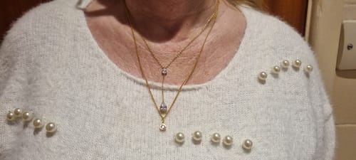 Customer photo review of JWL Dewdrop Gold Vermeil Lariat Necklace