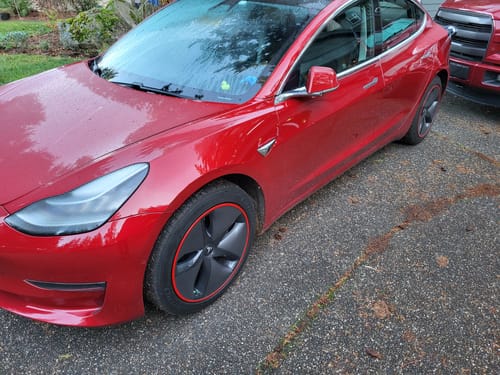 Customer photo review of EVAAM® Aluminum Alloy Wheel Rim Protector for Tesla All Models (5 PCS) (2012-2023)