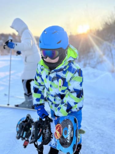 Customer photo review of Best Outdoor Snowsuits for Kids Winter Ski Jacket and Pants Kids