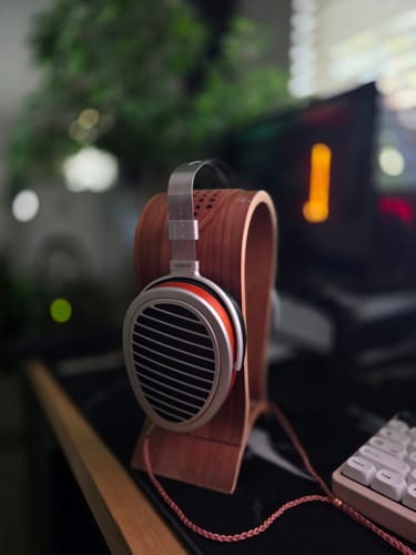 Cardan M. review of Hifiman HE1000 V4 Headphones - Stealth Magnet Edition image 1 out of 1