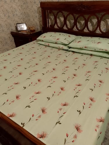 Customer photo review of Unizo-Bed Sheet Set