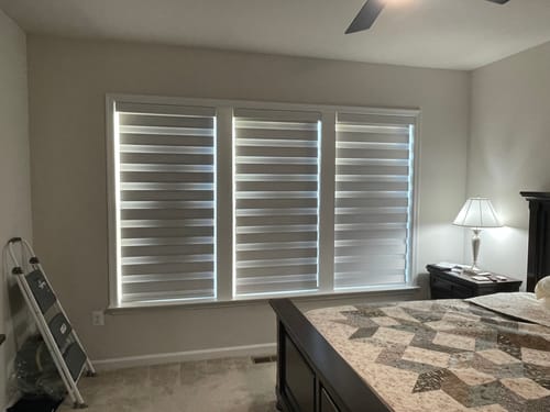 Customer photo review of SmartWings Motorized Zebra Shades 90% Blackout 95mm Astrid