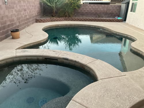 Customer photo review of Champion Chlorine Liquid 12.5% 4 Gallon Case