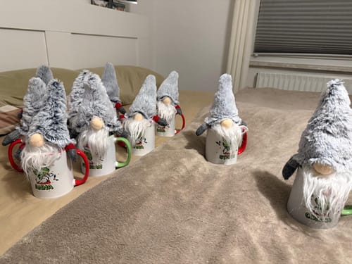 Kundenbewertung mit Foto zu Bedruckte Tasse mit Weihnachtsmotiv - Weiblicher Grinch mit Name