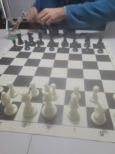 Customer photo review of Tablero de Ajedrez Profesional de Vinilo Doble Peso