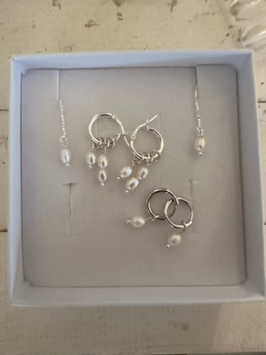 Customer photo review of סט עגילים פנינה | Linda