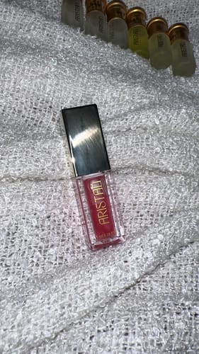 Customer photo review of Strawberry Lip‘s