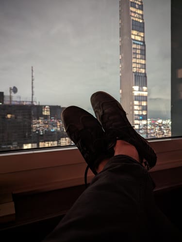 Customer photo review of Men's Racing Sneaker in Brexit Green (Dark Green and Black)