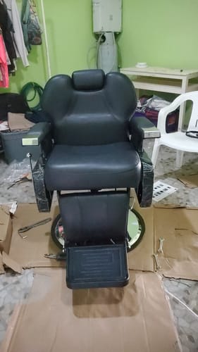 Customer photo review of Sillon de Barbero Neumatico para Barberia, Peluqueria o Estetica Negro