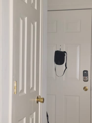 Customer photo review of Black Magnetic - Crossbody Bag