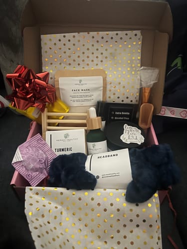 Customer photo review of Luxury Skincare Box $10.00 off applied at checkout