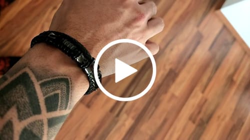 Customer video review of Lederarmband "Spirit"