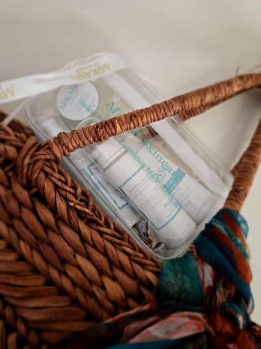 Customer photo review of Mikash trial size skincare set