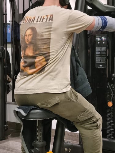 Customer photo review of Mona Lifta - Premium T-Shirt Unisex Backprint