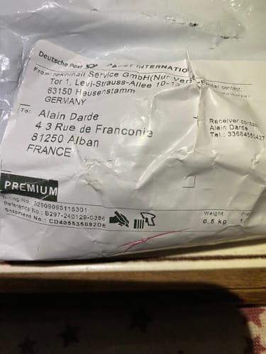 Customer photo review of Aspirateur Balai Sans fil / Tout-en-un / Forte puissance d'aspiration / Écran tactile / Aspirateur sans sac pour sols et tapis / Autonomie de 55 min / 400W